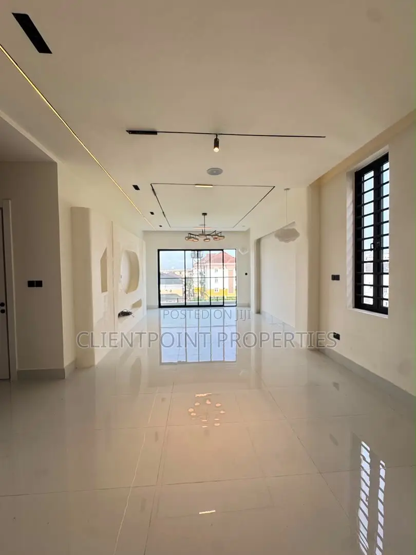Furnished 5bdrm Duplex in Lekki Phase 1 for sale in Lekki Phase 1