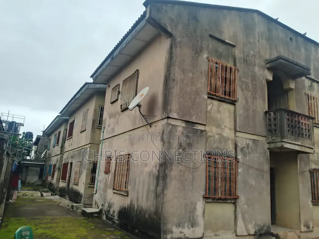 3bdrm Block of Flats in Chris Connections, Ejigbo / Ejigbo for sale in Ejigbo / Ejigbo