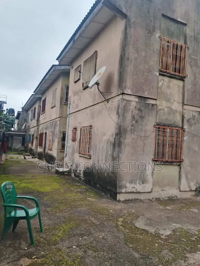 3bdrm Block of Flats in Chris Connections, Ejigbo / Ejigbo for sale in Ejigbo / Ejigbo