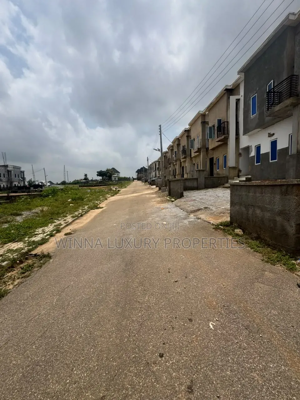 3bdrm Townhouse/Terrace in Ministry Of Defence, Lugbe District for sale in Lugbe District