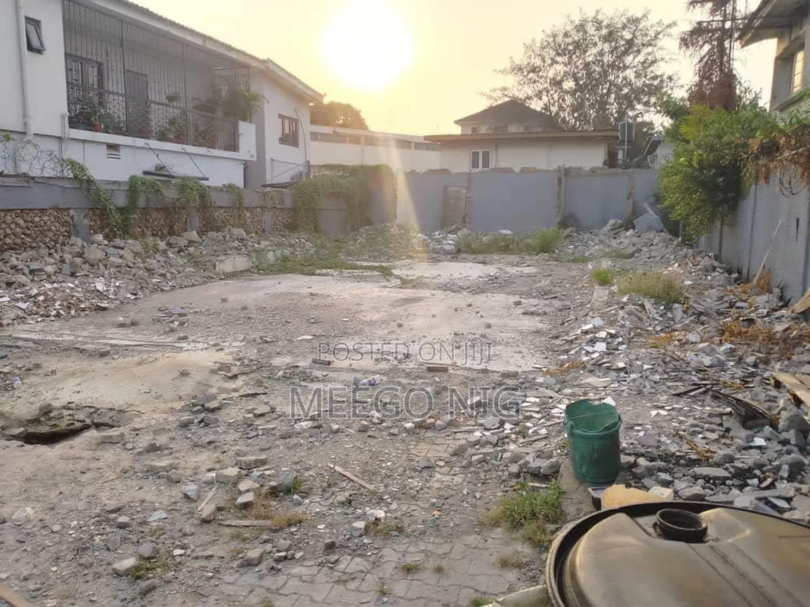 825Sqm Land at Chevron for Sale Distress in Chevron