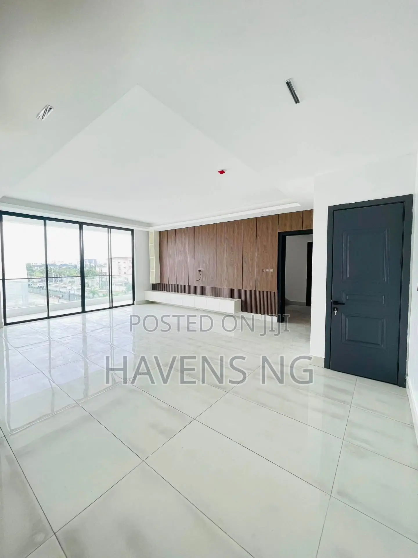 3bdrm Penthouse in Ikate for sale in Ikate