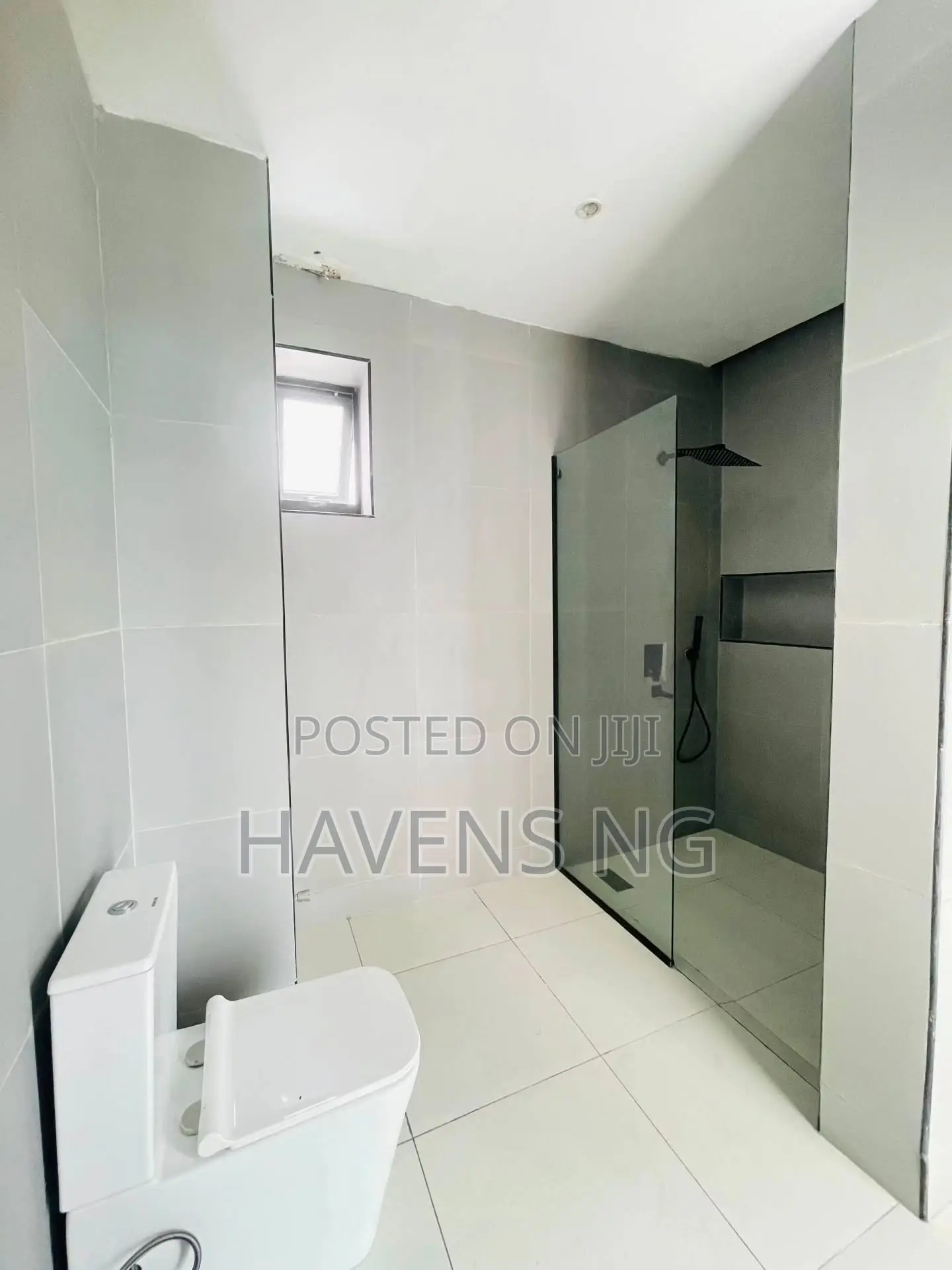 3bdrm Penthouse in Ikate for sale in Ikate
