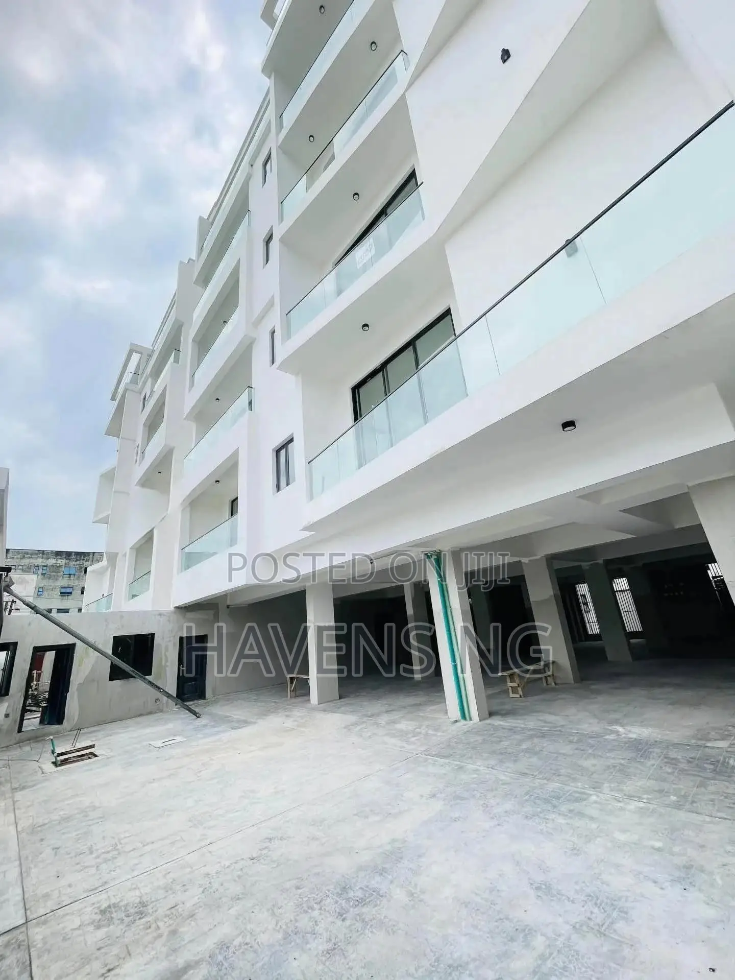 3bdrm Penthouse in Ikate for sale in Ikate