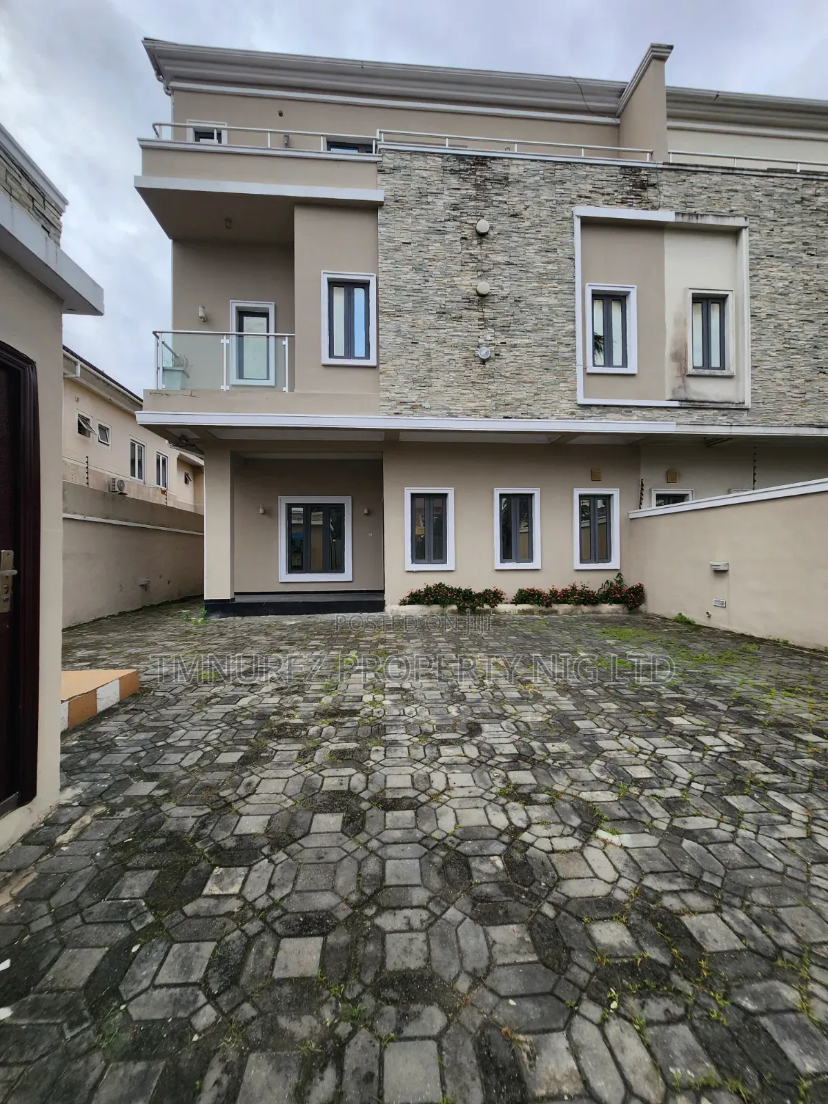 5bdrm Duplex in Lekki Phase1 for rent in Lekki Phase 1