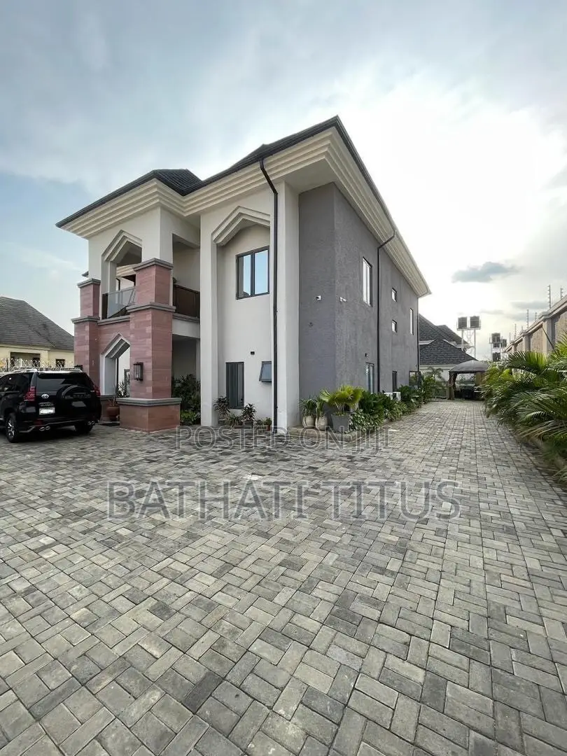 Furnished 5bdrm Duplex in Bunkoro for sale in Bunkoro