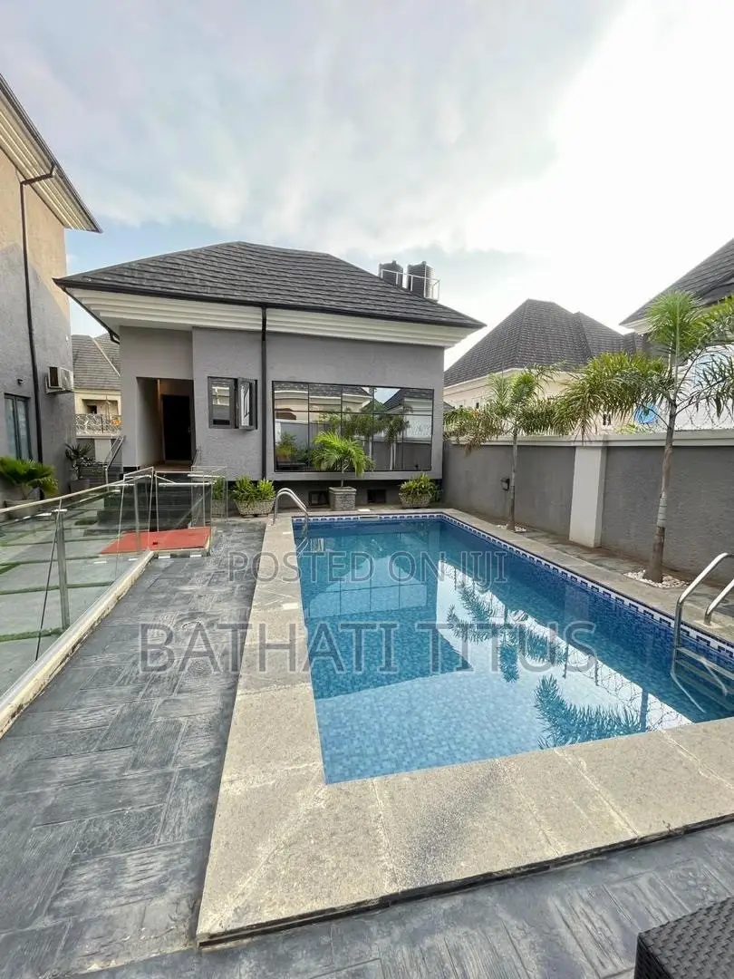 Furnished 5bdrm Duplex in Bunkoro for sale in Bunkoro
