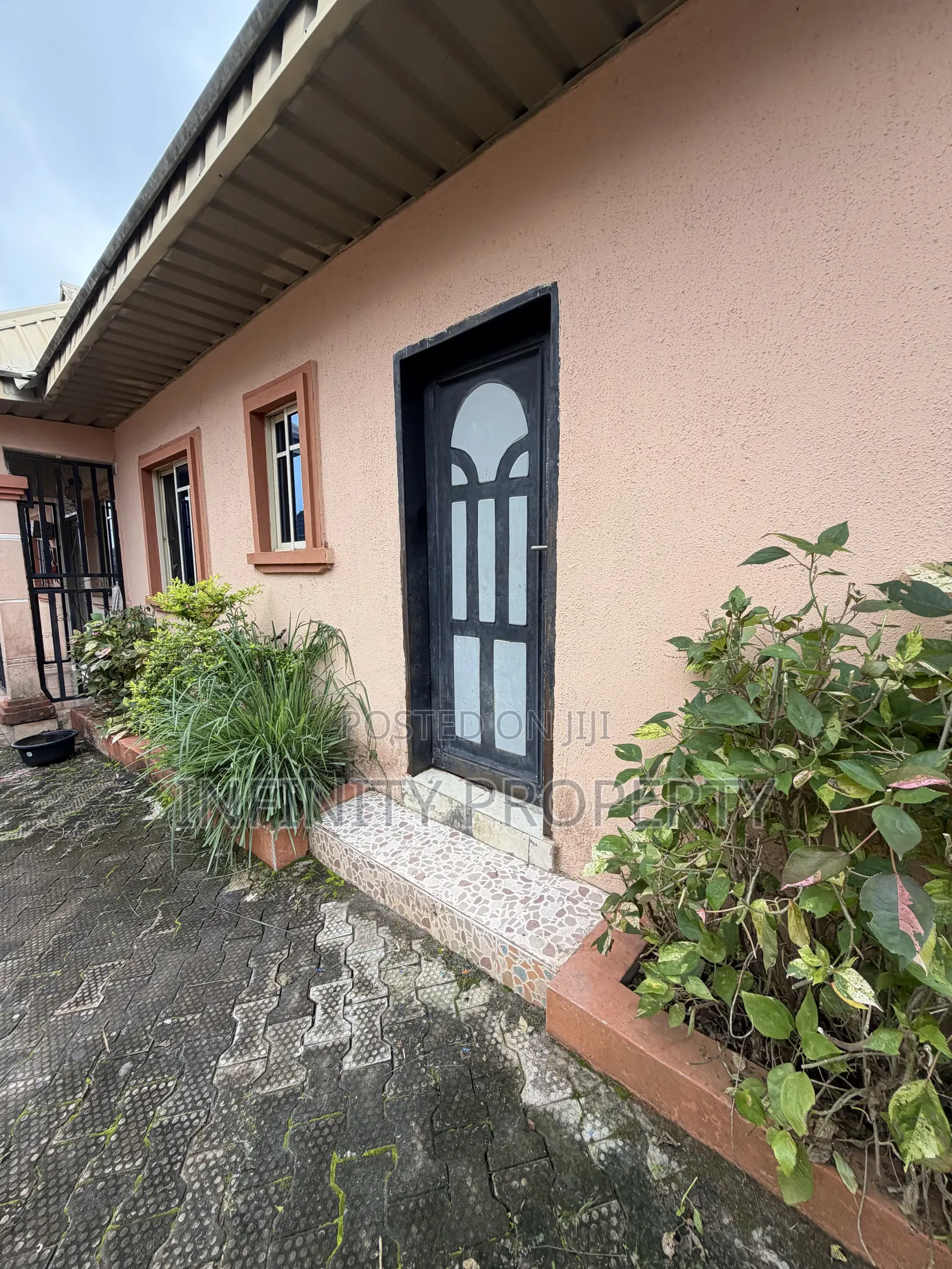 3bdrm Block of Flats in Ugbor, Benin City for sale in Benin City