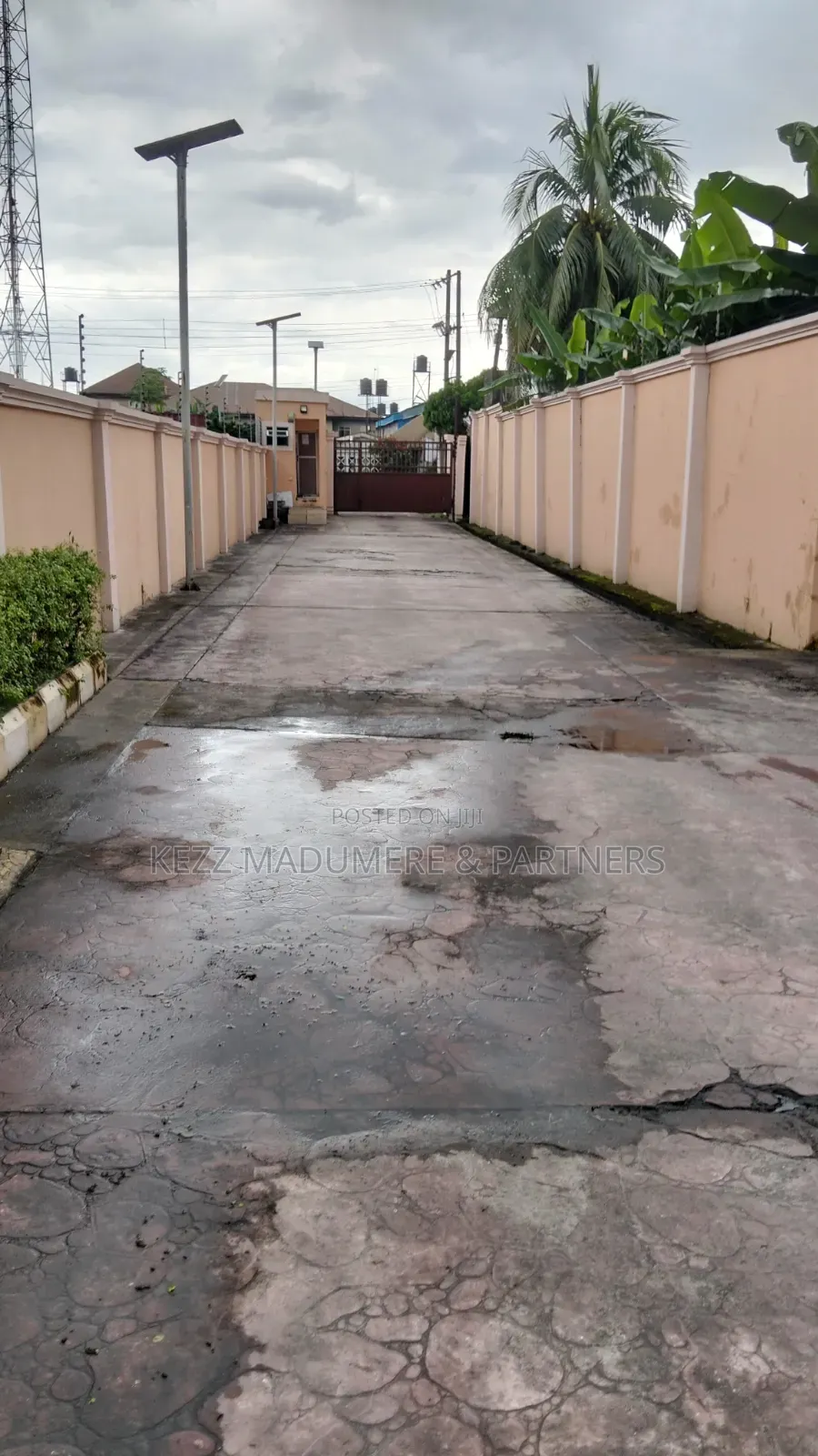 For Sale : Functional 35 Rooms Hotel at Dr Peter Odili , Ph in Port-Harcourt