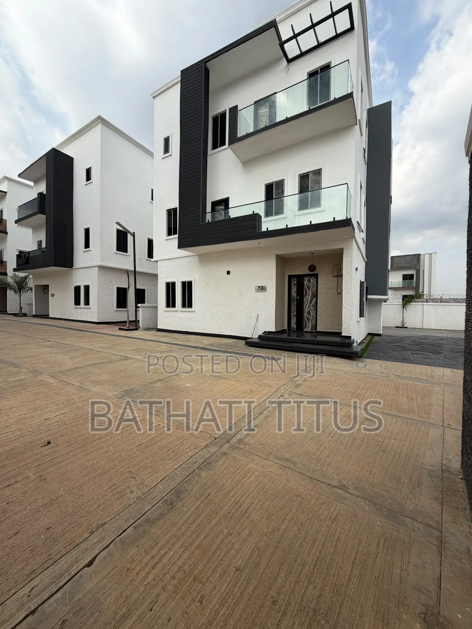 5bdrm Duplex in Guzape District for sale in Guzape District