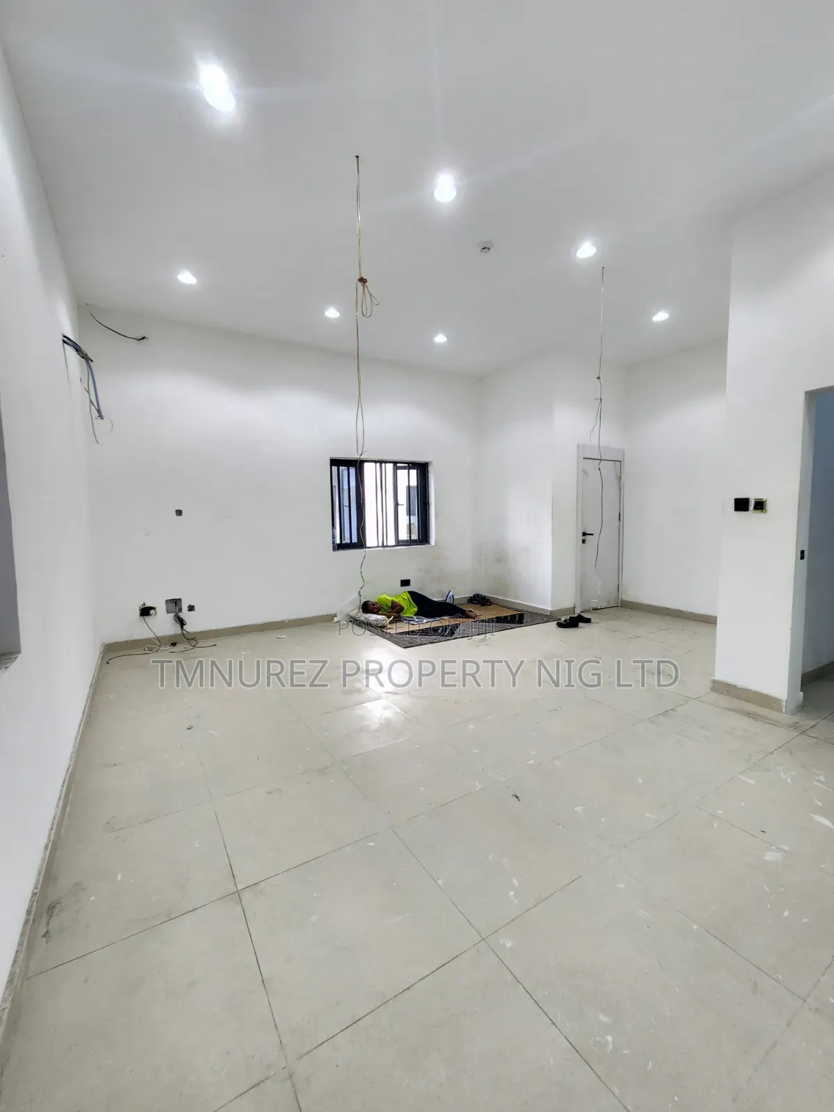 Shop for Rent Lekki Phase1 in Lekki Phase 1