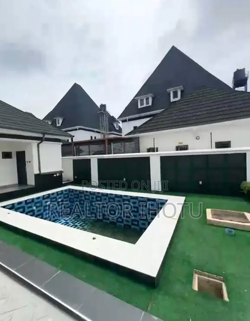 6bdrm Duplex in ๐ Efab Metropolis, Bunkoro for sale in Bunkoro