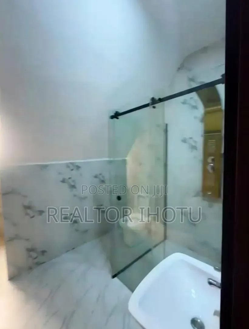 7bdrm Duplex in Efab Metropolitan, Bunkoro for sale in Bunkoro