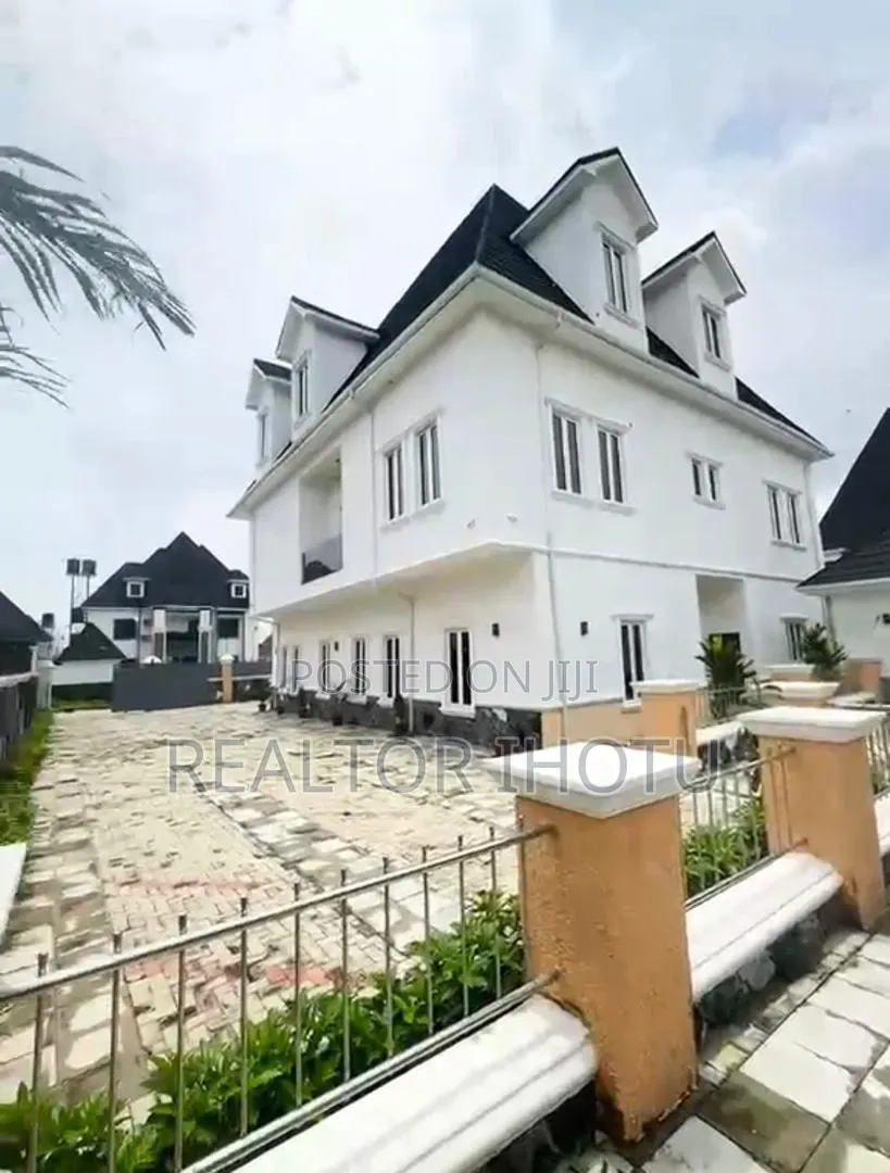 7bdrm Duplex in Efab Metropolitan, Bunkoro for sale in Bunkoro