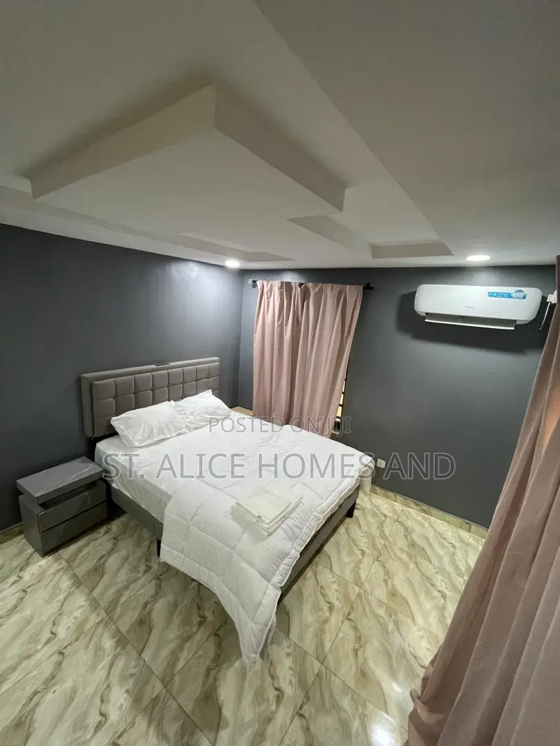 Heavencrest 3 Bedroom Apartment With Washing Machine & Private Balcon in Opebi