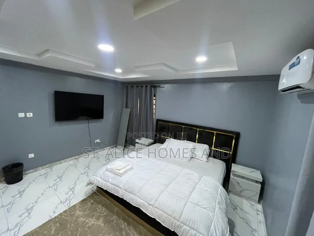 Heavencrest 3 Bedroom Apartment With Washing Machine & Private Balcon in Opebi
