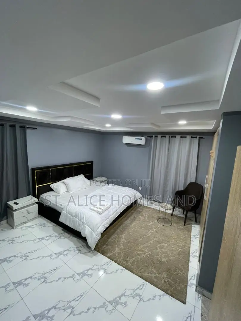 Heavencrest 3 Bedroom Apartment With Washing Machine & Private Balcon in Opebi