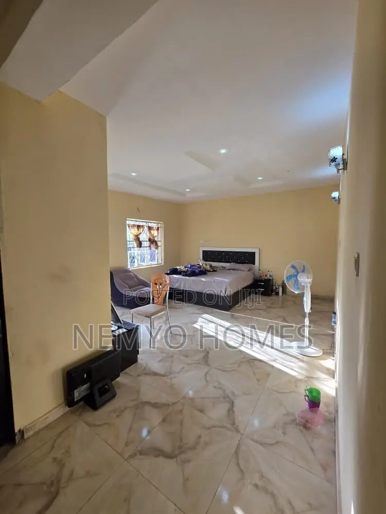 4bdrm Duplex in Apo Primary, Guze for sale in Guze