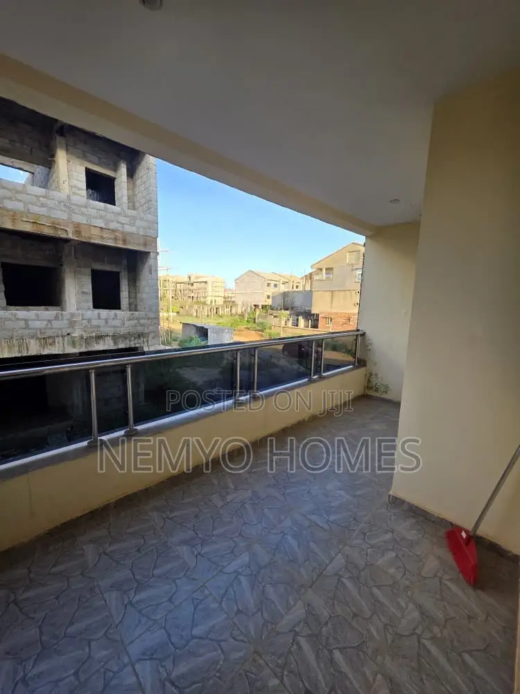 4bdrm Duplex in Apo Primary, Guze for sale in Guze