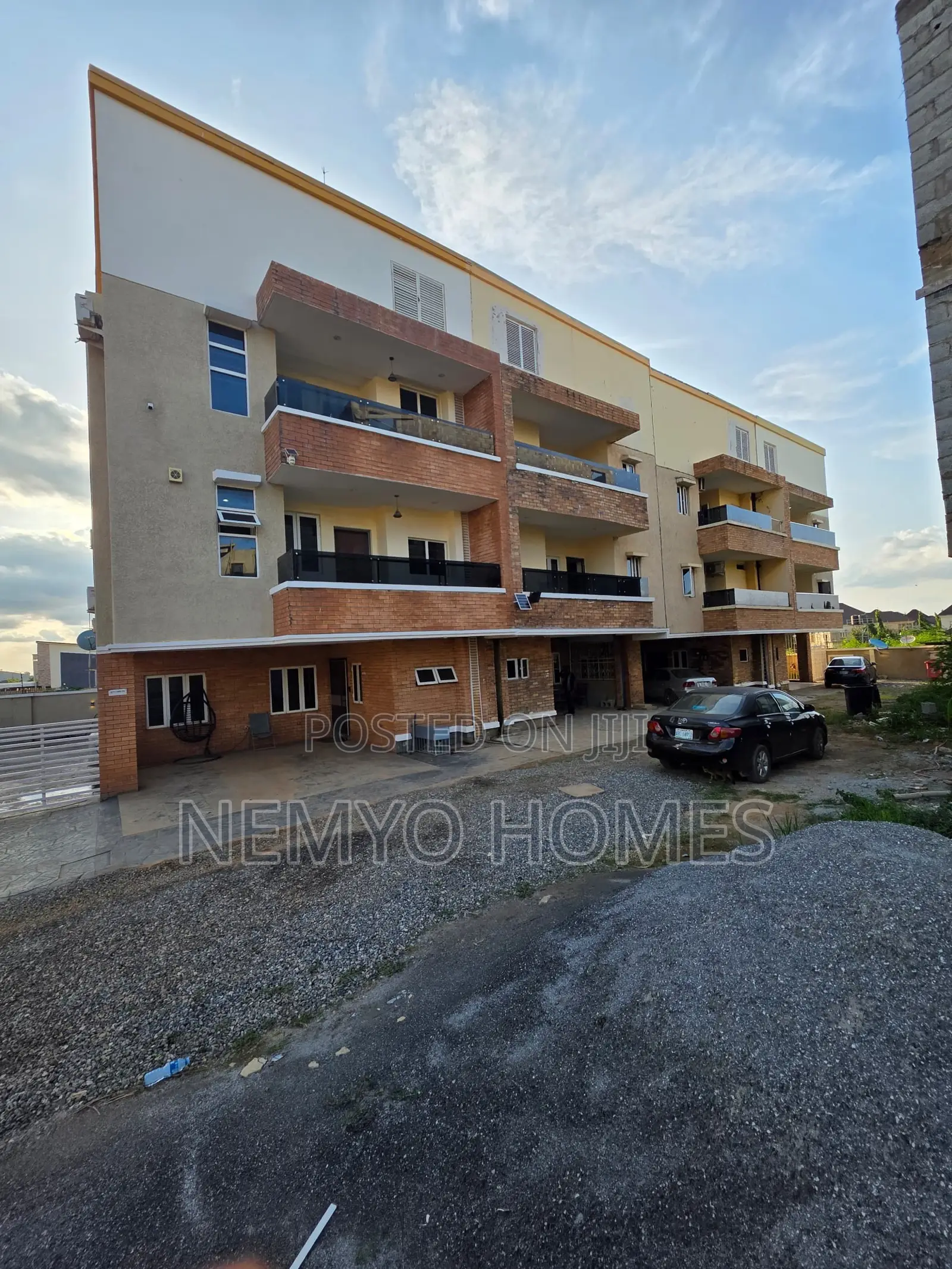 4bdrm Duplex in Apo Primary, Guze for sale in Guze