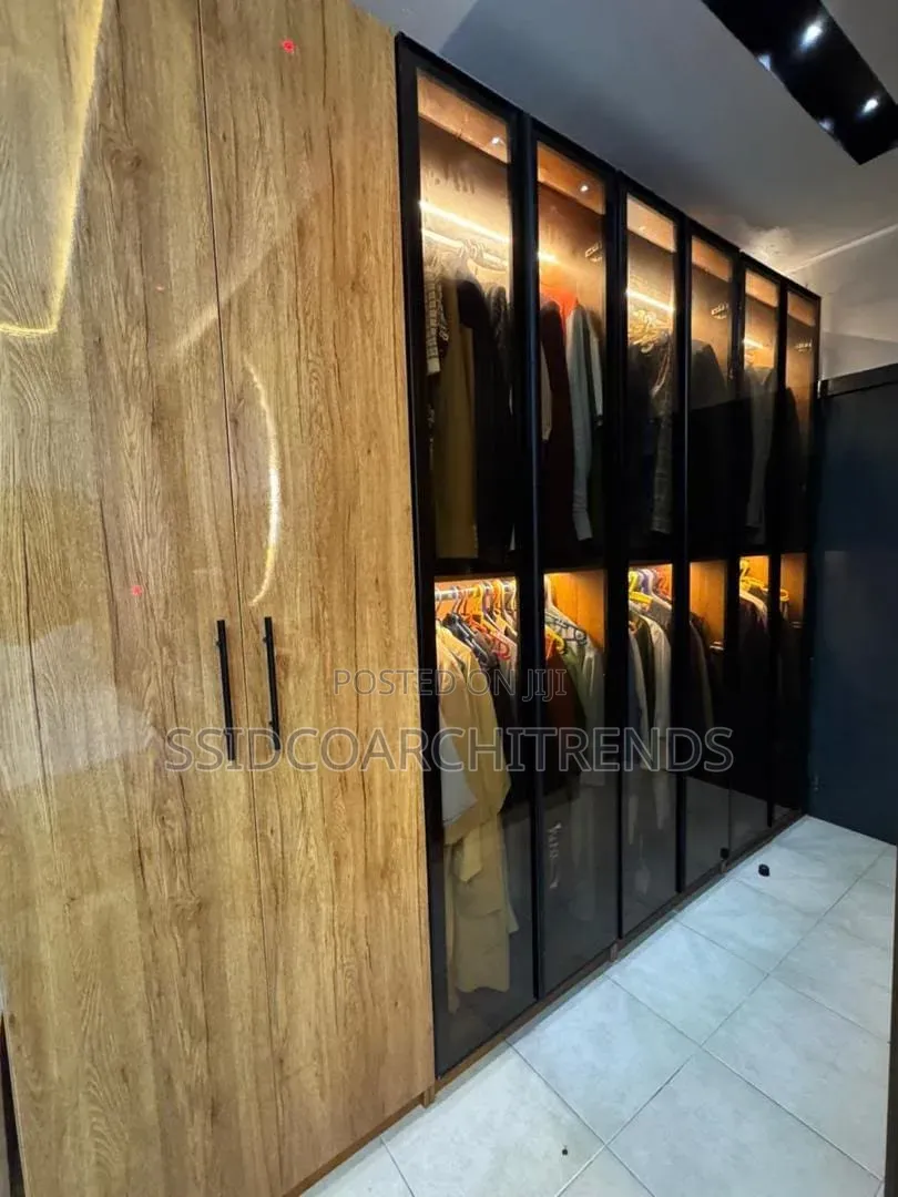 Furnished 3bdrm Block of Flats in Akin Adesola for rent in Akin Adesola
