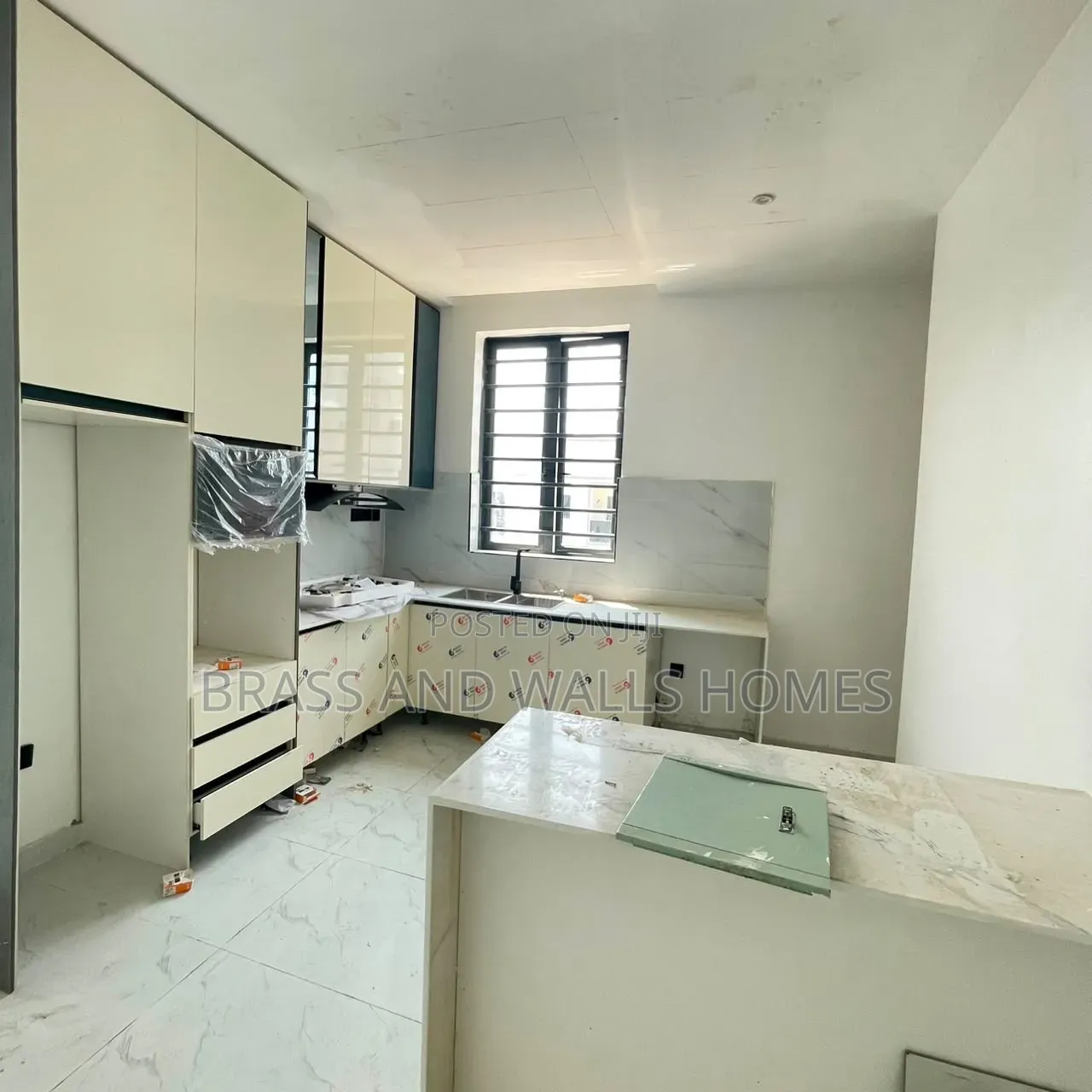 Furnished 2bdrm Apartment in Lekki Phase 1 for sale in Lekki Phase 1