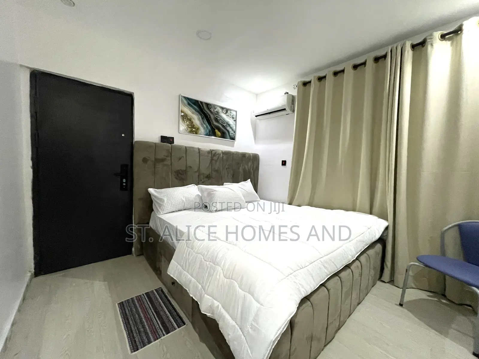 HeavenHorizon 3 Bedroom Apartment With Washing Machine Private Balcony in Adeola Odeku