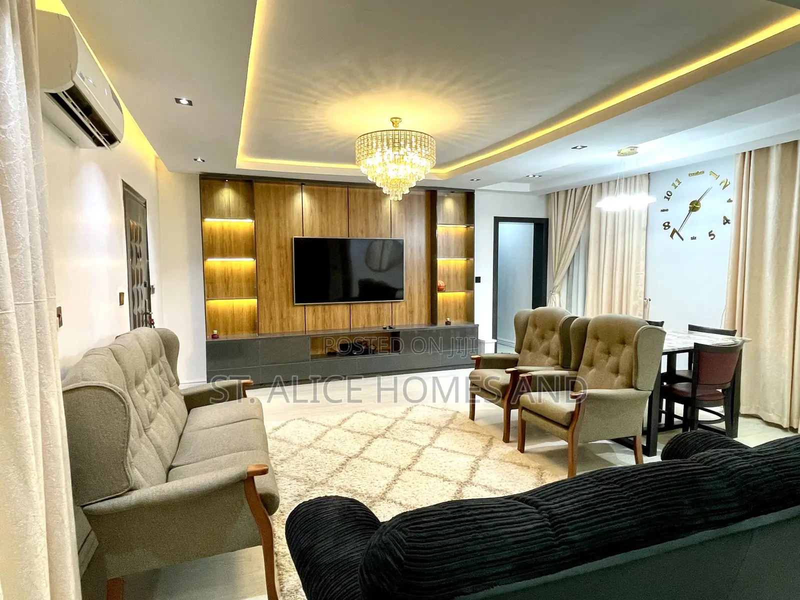 HeavenHorizon 3 Bedroom Apartment With Washing Machine Private Balcony in Adeola Odeku