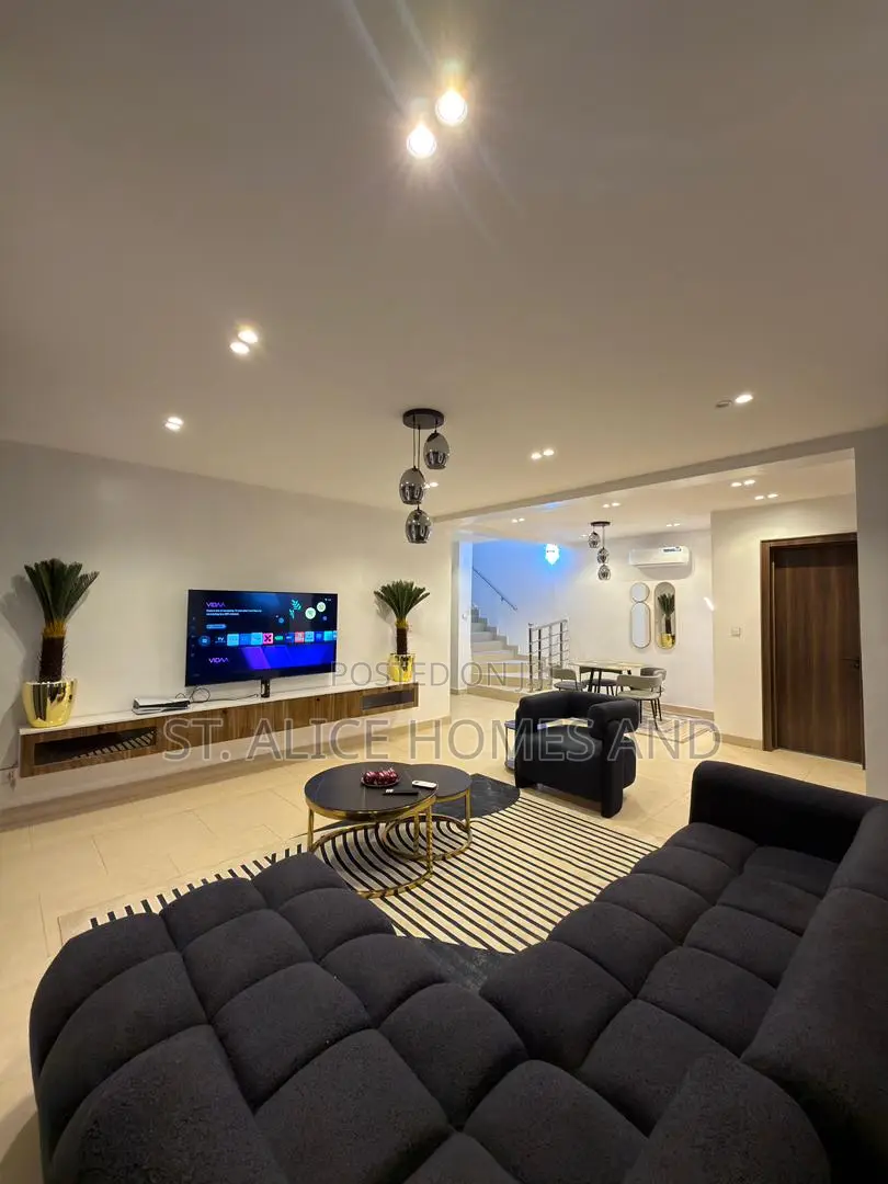 3 Bedroom With PS5 in Jericho