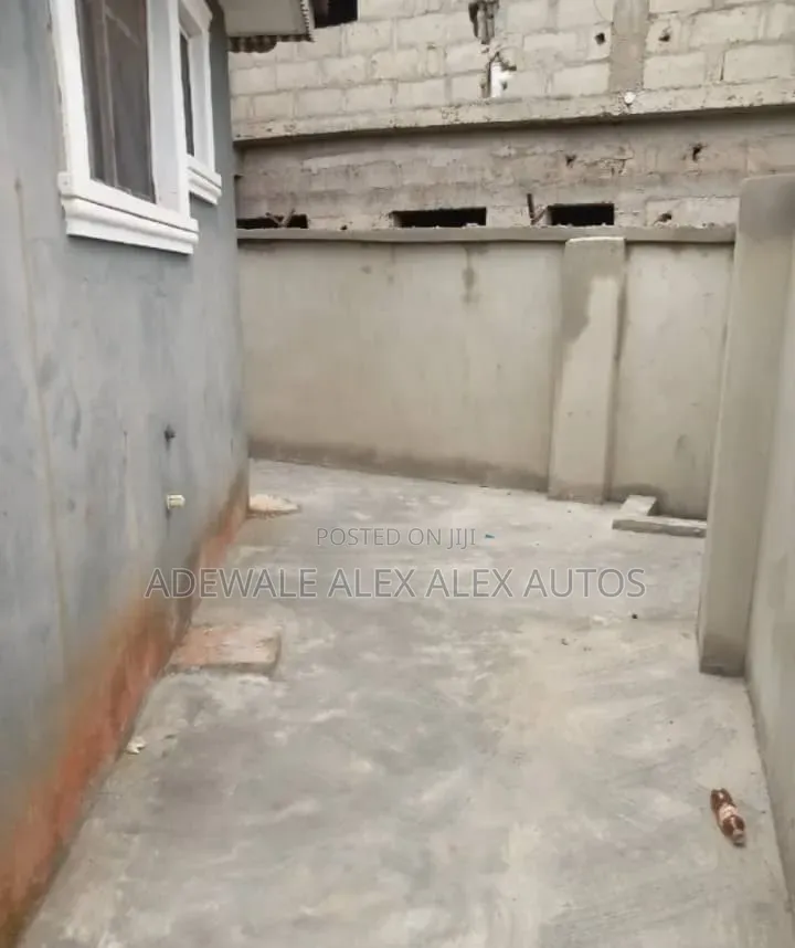 3bdrm Bungalow in Igbogbo for rent in Igbogbo