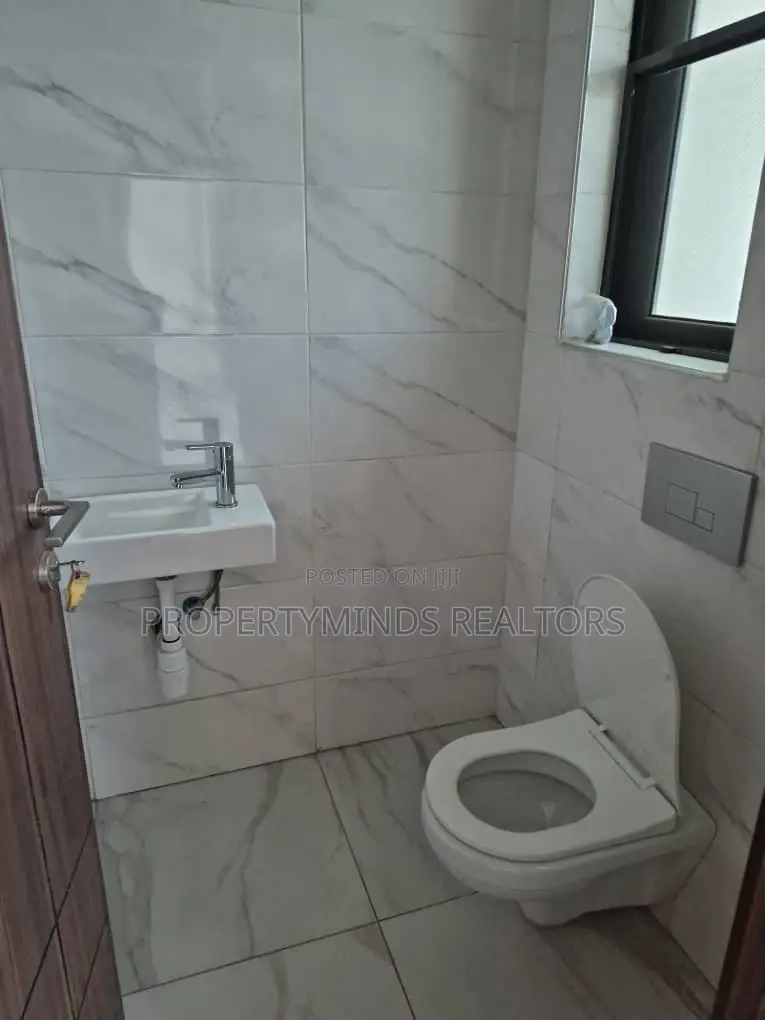 2bdrm Block of Flats in Perinwinkle Estate, Lekki Phase 1 for rent in Lekki Phase 1