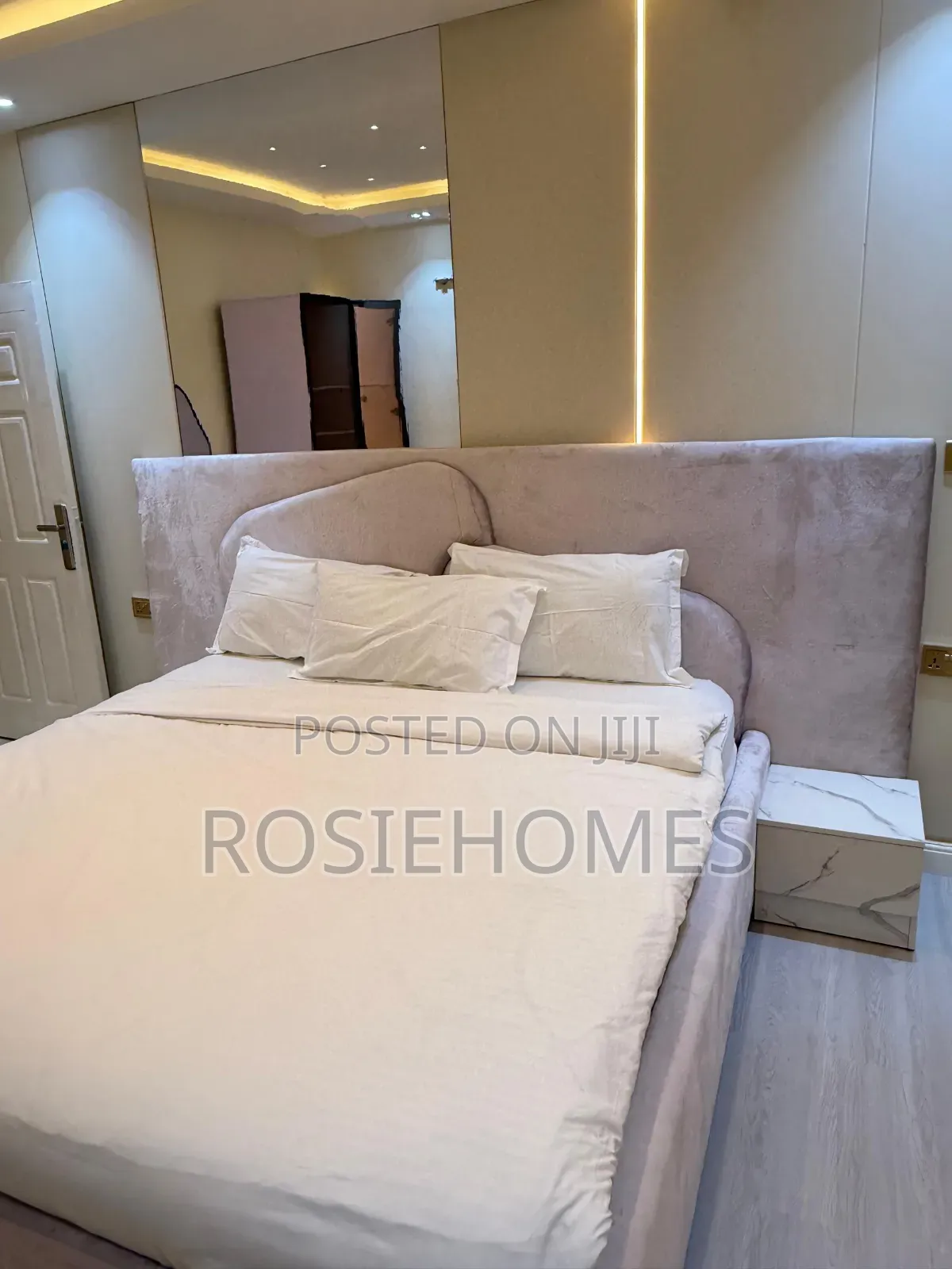 *3bedroom Luxurious Apartment With Wine Bar, Snooker Swimming Pool in Adeola Odeku