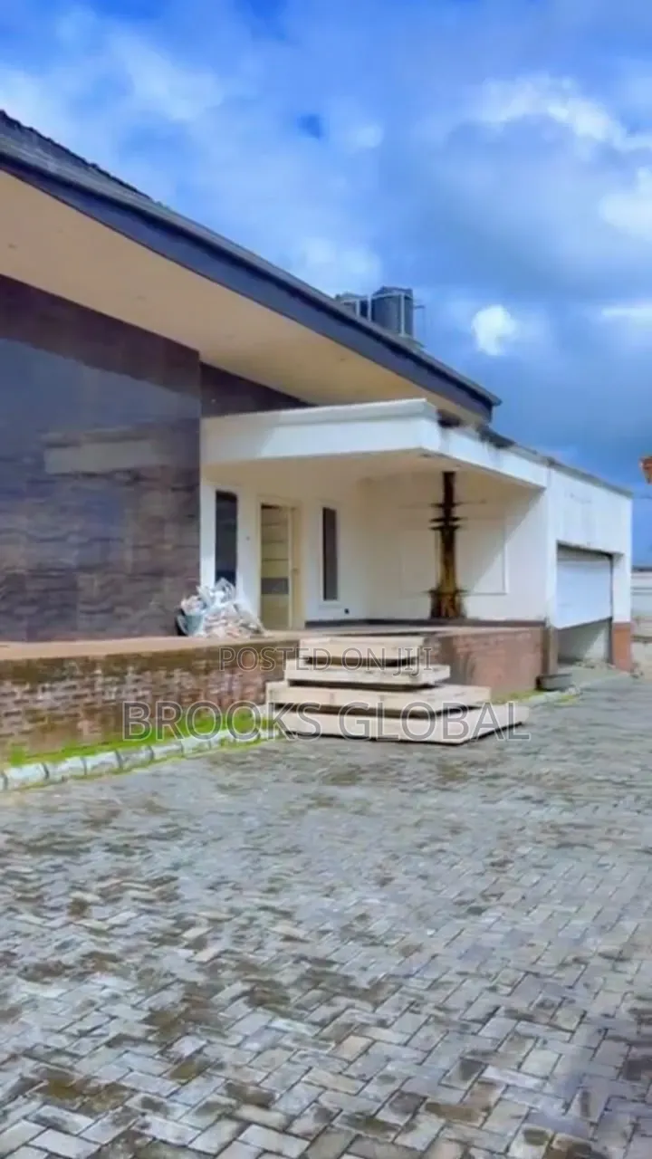 4bdrm Bungalow in Warri for sale in Warri