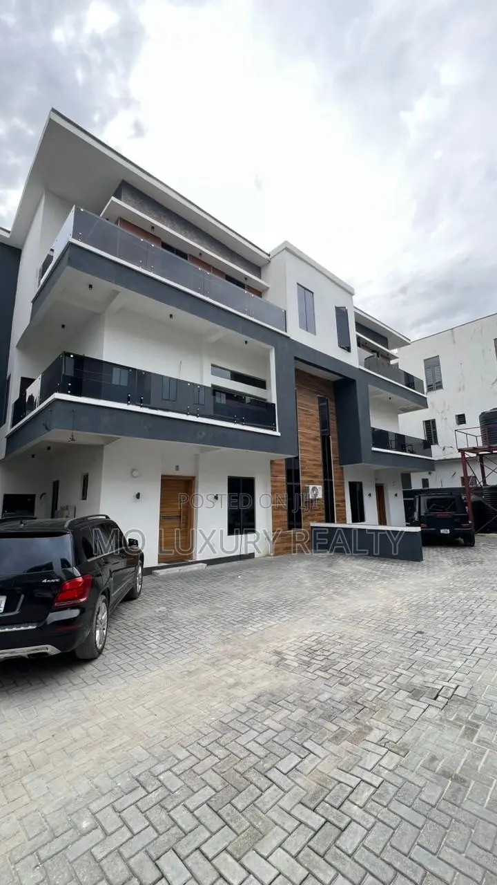 5bdrm Duplex in Ikate for rent in Ikate