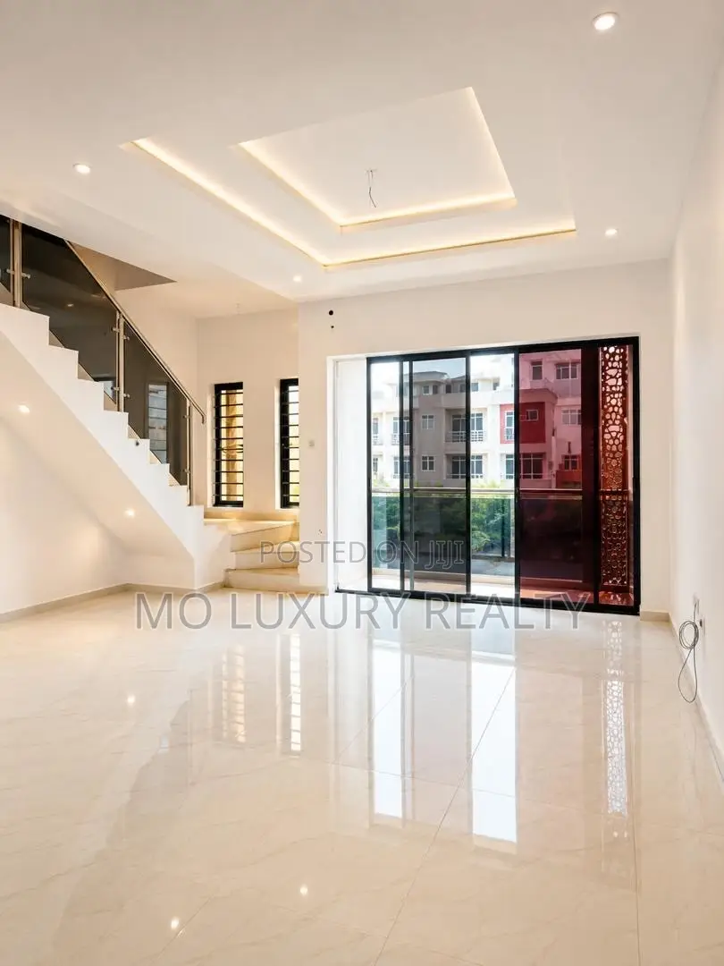 3bdrm Townhouse / Terrace in Chevron for rent in Chevron