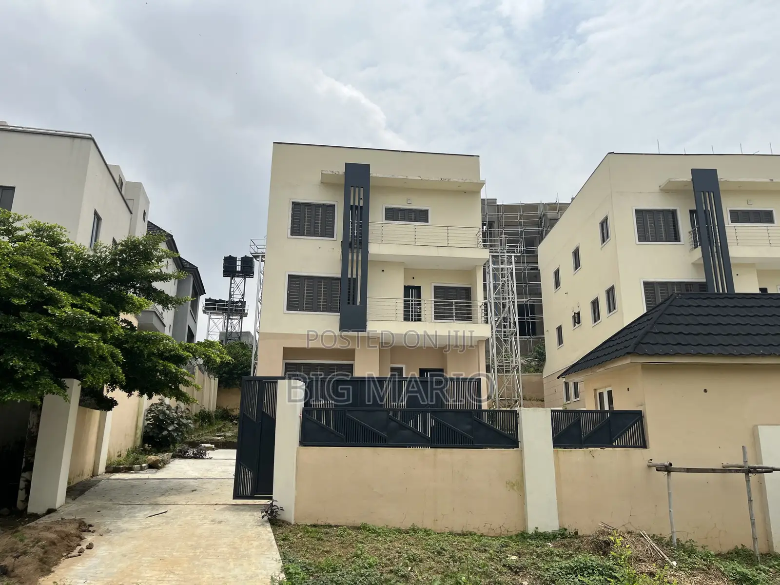 4bdrm Duplex in Guzape Main for sale in Guzape District