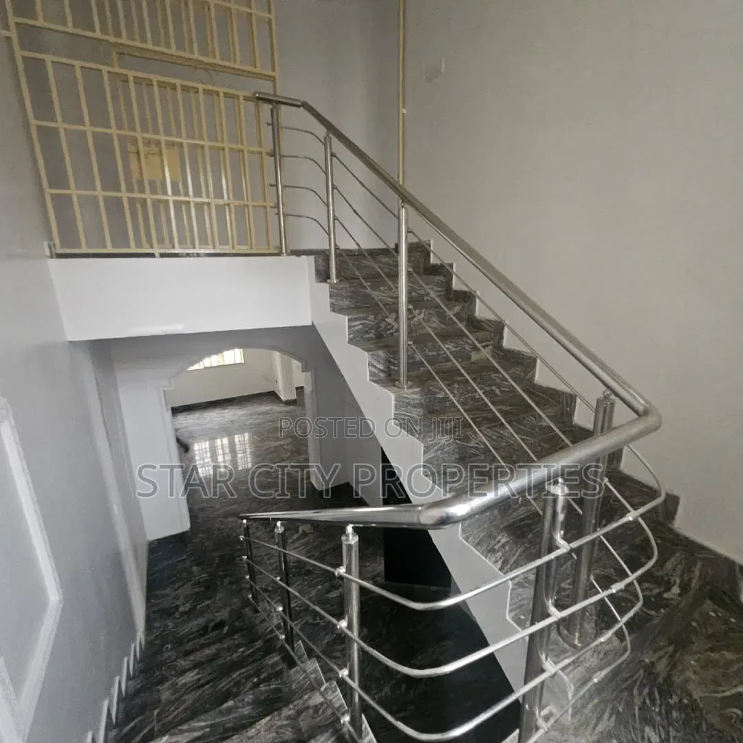 4bdrm Duplex in Phase 2 Gra for rent in GRA Phase 2 Shangisha