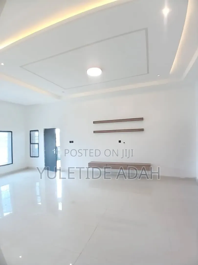 2bdrm Block of Flats in Wuye for rent in Wuye