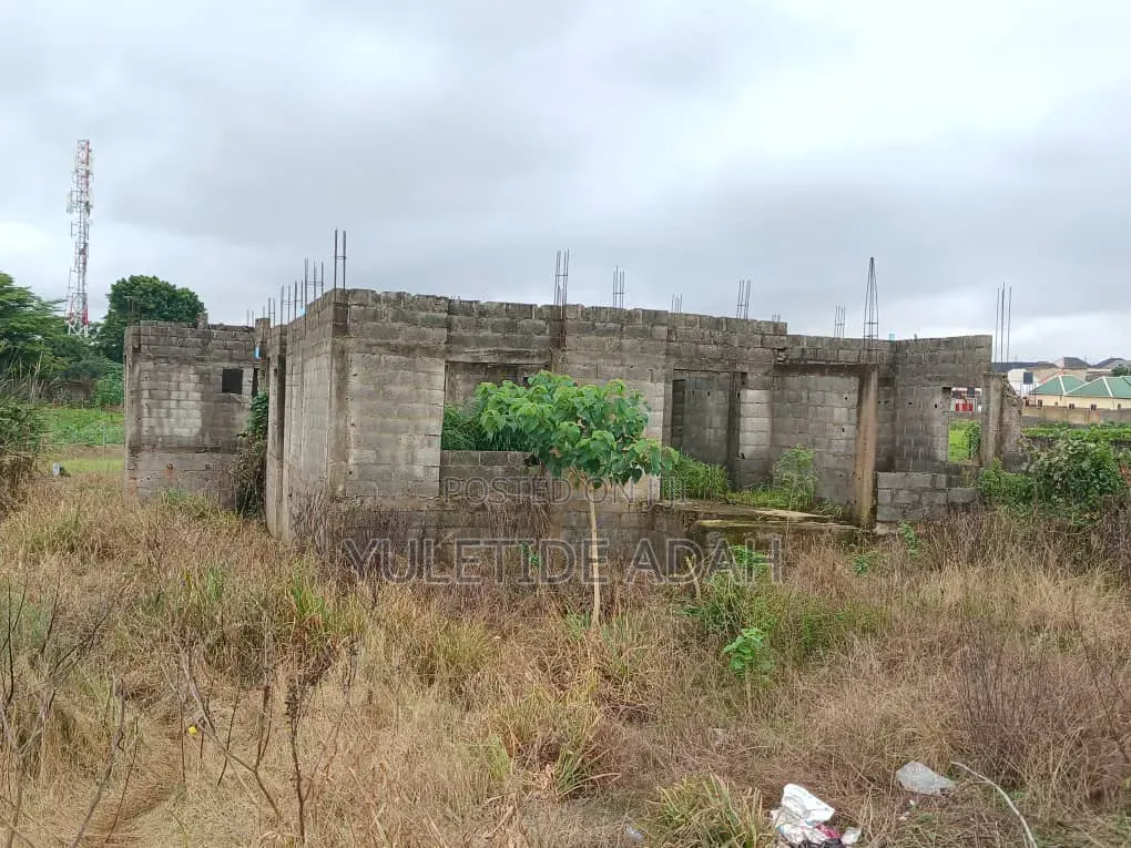4bdrm Duplex in Dakwo District for sale in Dakwo District
