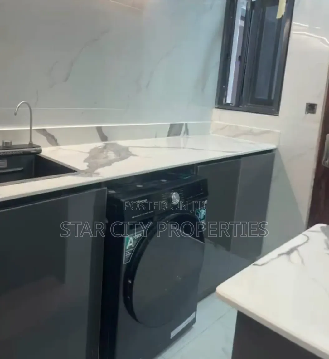 3bdrm Apartment in Ikeja Gra Lagos for rent in Ikeja GRA