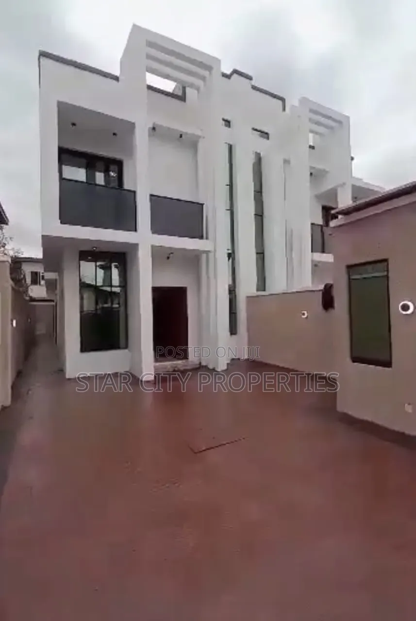 4bdrm Duplex in Omole for sale in Omole Phase 1