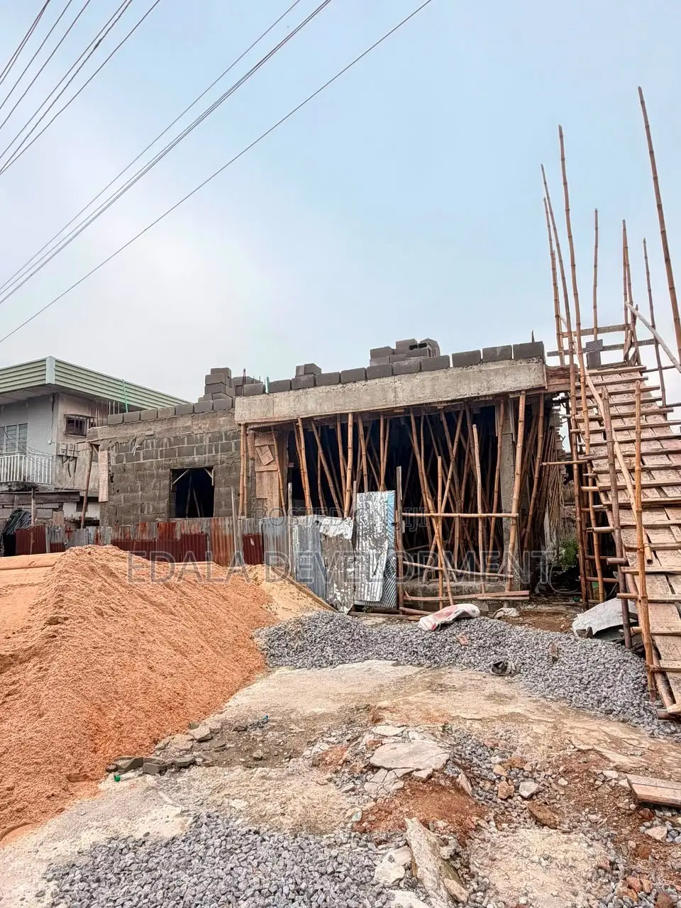 2bdrm Apartment in Alausa for sale in Alausa