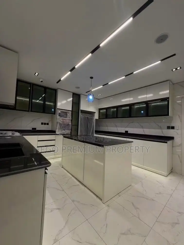 4bdrm Duplex in Woji Estate for sale in Woji