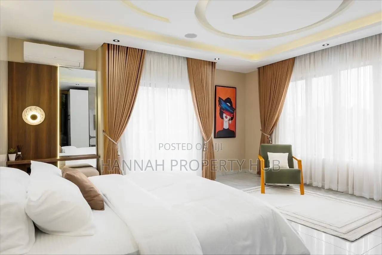 Luxurious 3 Bedroom Apartment in Banana Island