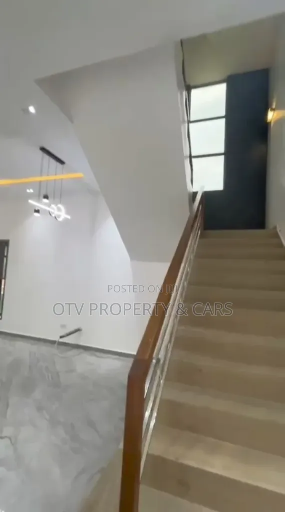 5bdrm Duplex in Osapa london for sale in Osapa london