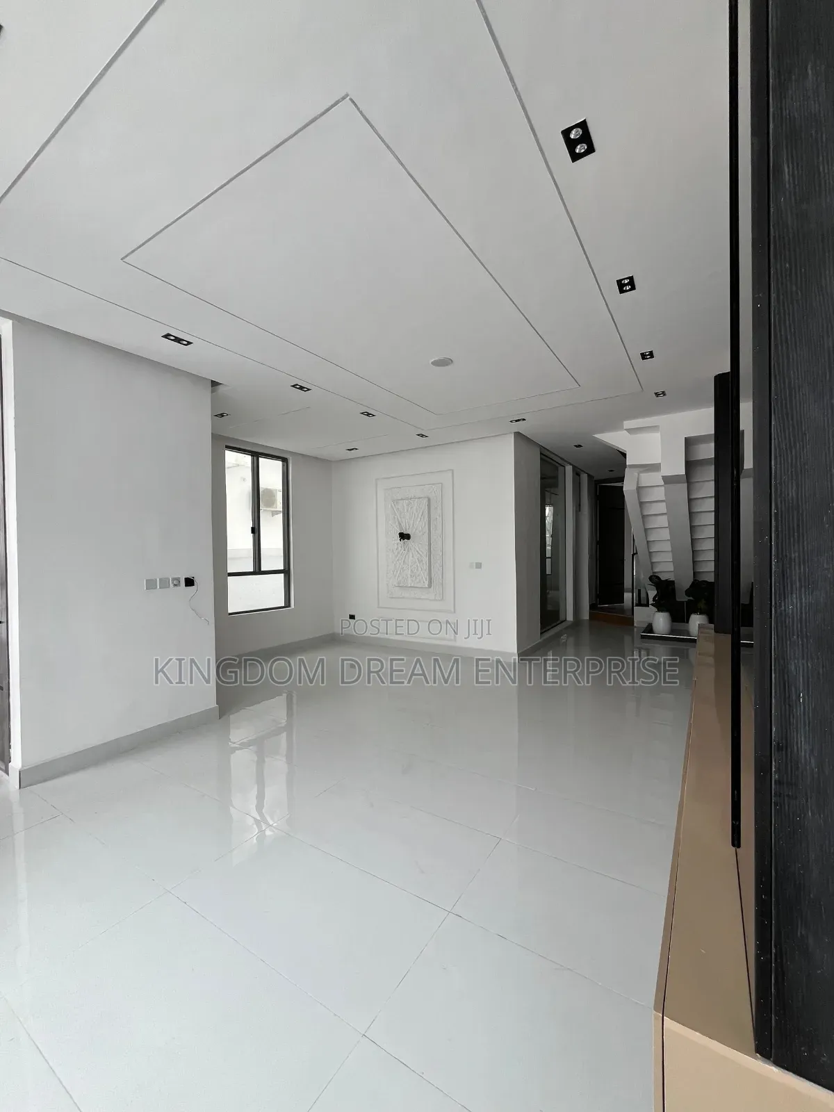 5bdrm Duplex in Chevron Drive Lekki for sale in Chevron