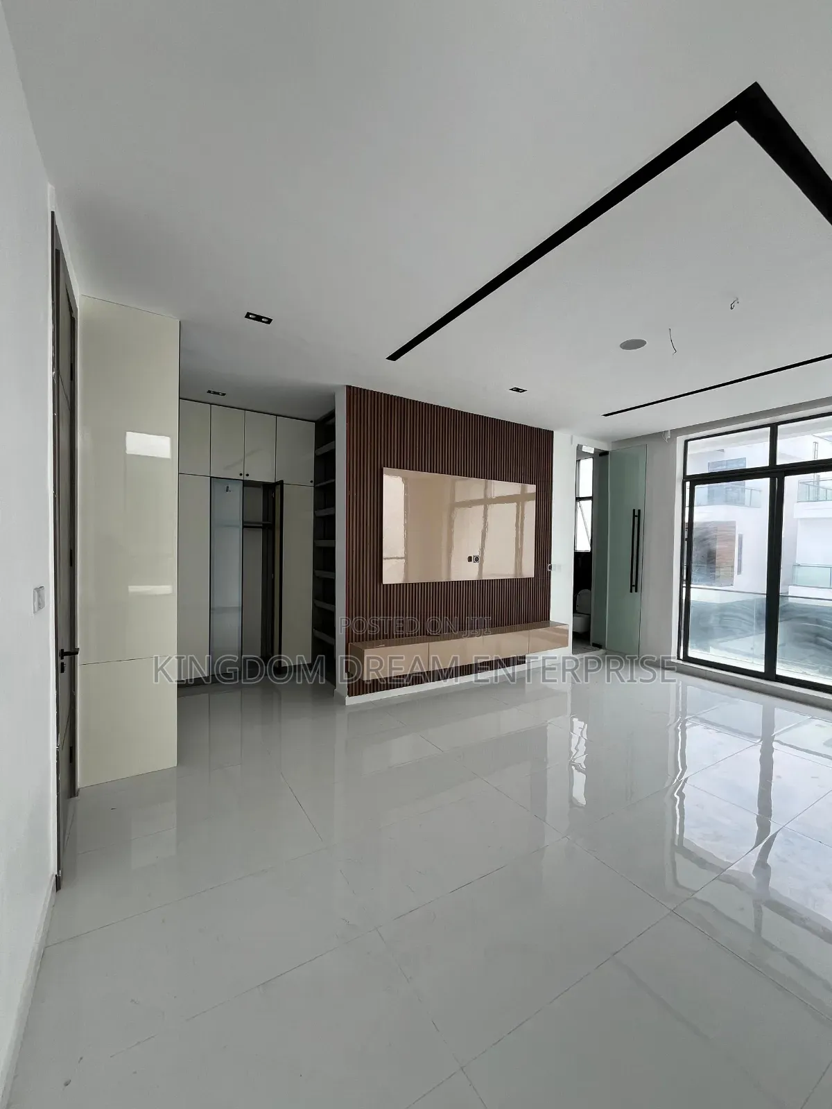 5bdrm Duplex in Chevron Drive Lekki for sale in Chevron