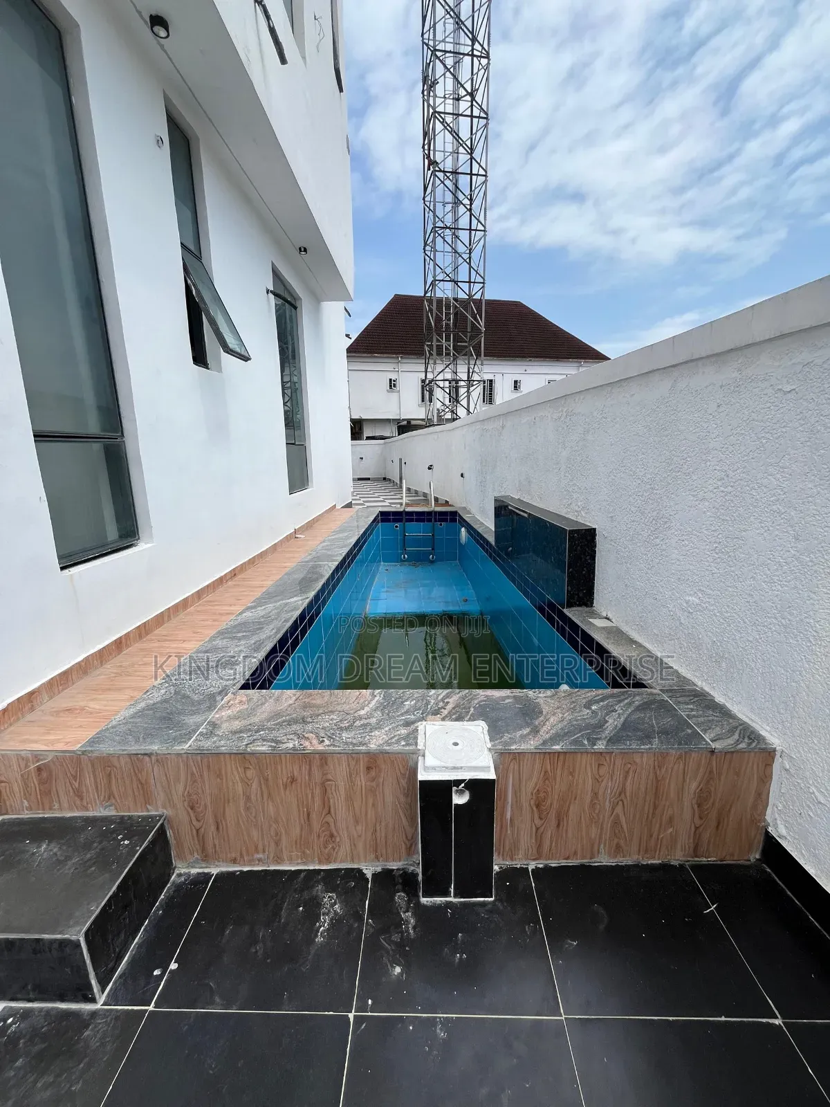 5bdrm Duplex in Chevron Drive Lekki for sale in Chevron