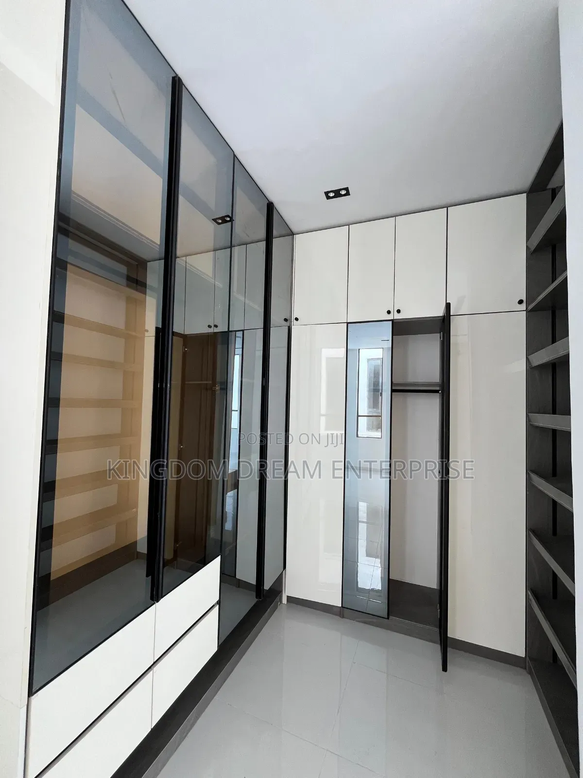 5bdrm Duplex in Chevron Drive Lekki for sale in Chevron