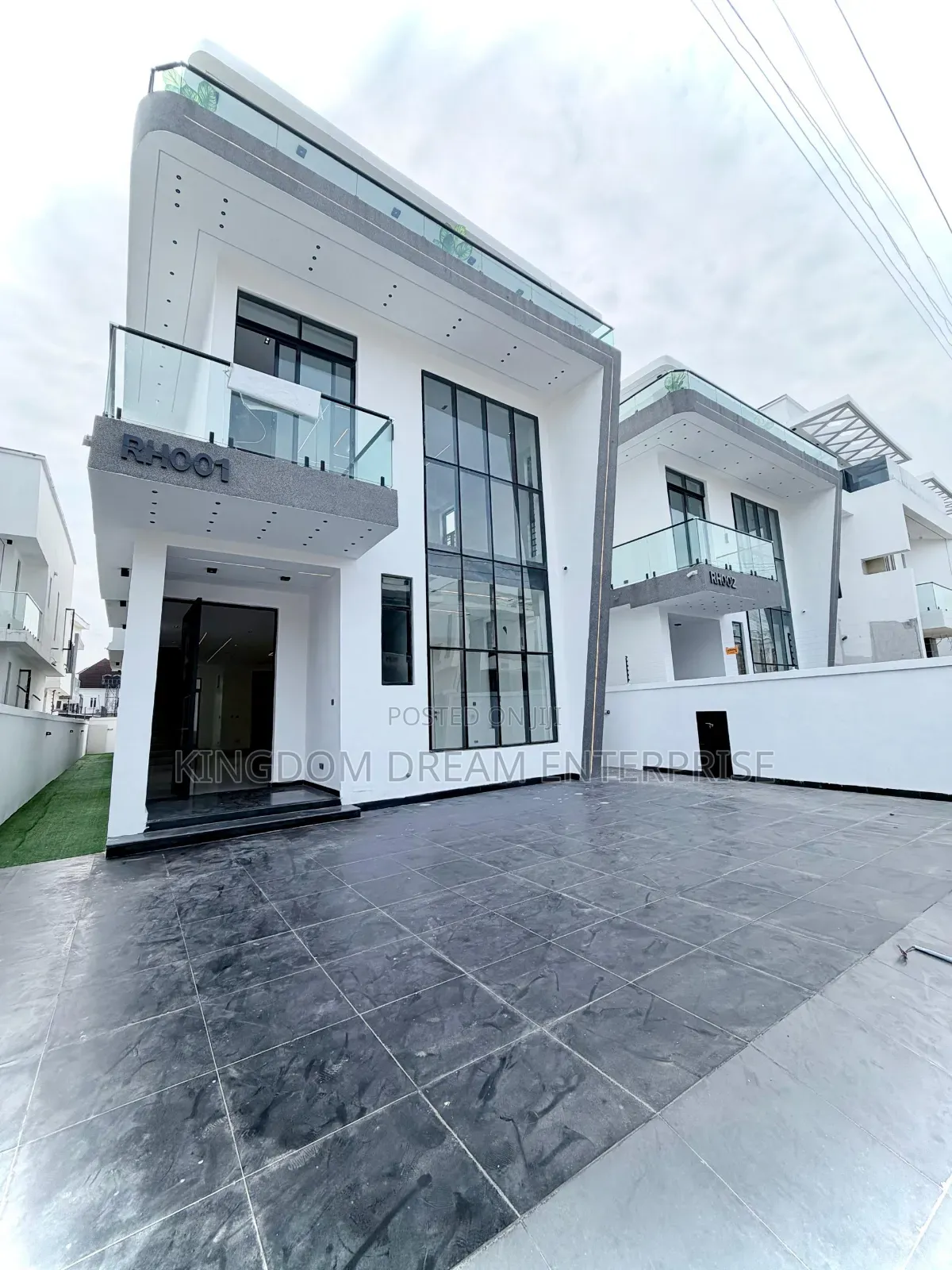 5bdrm Duplex in Chevron Drive Lekki for sale in Chevron